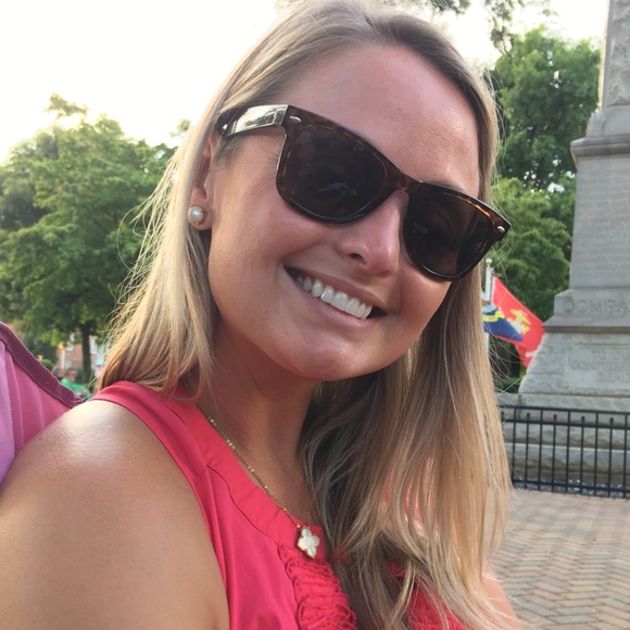 Meet your Posher, Catherine - Picture 2 of 2